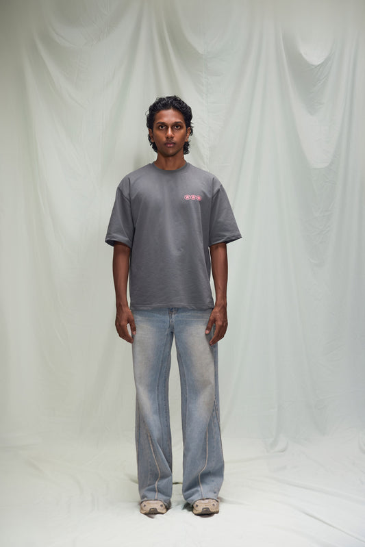 LIES IN POWER T-SHIRT IN GREY